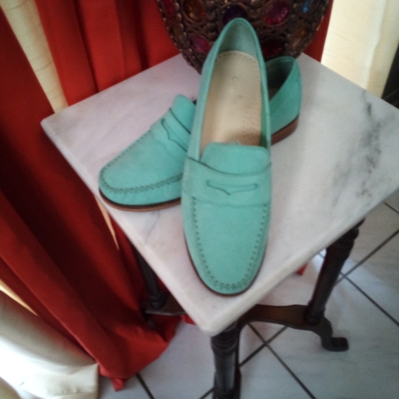 💥💕 LIKE NEW COLE HAAN,  SUPER COMFORTABLE CLASSIC LOAFERS - Picture 10 of 10